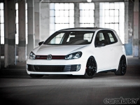 eurp_1004_01_o+2010_vw_gti+front_shot.jpg