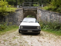 golf_2_Gti_8v_sous_pont_gorges_court003.JPG