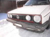 golf_2_gti_calandre_rouge_neige002.JPG