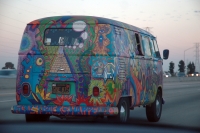 VW_Bus_T1_in_Hippie_Colors_2.jpg